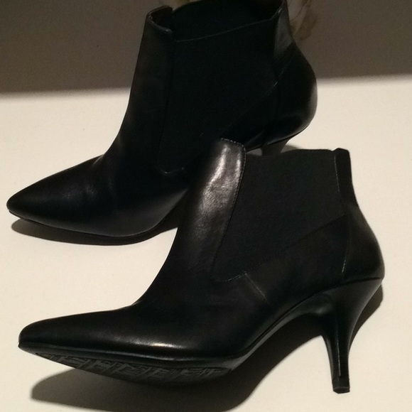 Tracy Ellen Shoes - ELLEN TRACY BLACK LEATHER  BOOTIES